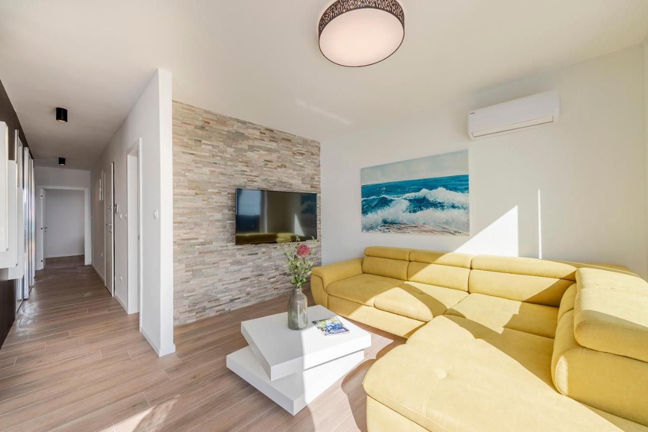 Mediteran Luxury Penthouse With Jacuzzi Мандре Экстерьер фото