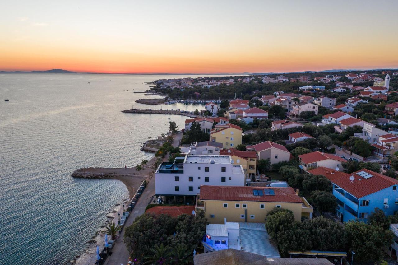 Mediteran Luxury Penthouse With Jacuzzi Мандре Экстерьер фото